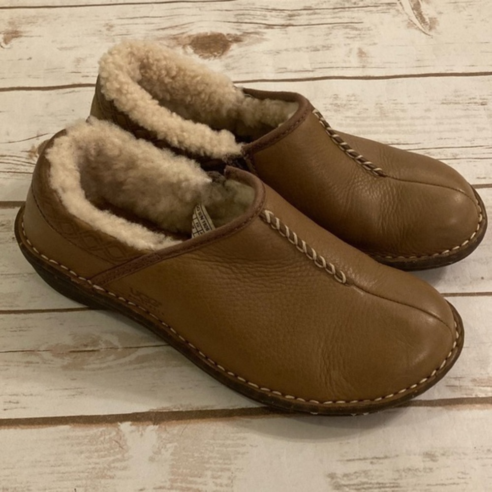 UGG Betty Brown Leather Slip On Loafer Clogs Size 7